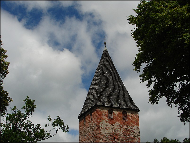 Dziesi�� starych ko�cio��w i jeden megalit