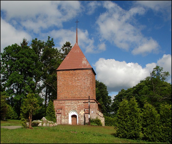 Dziesi�� starych ko�cio��w i jeden megalit